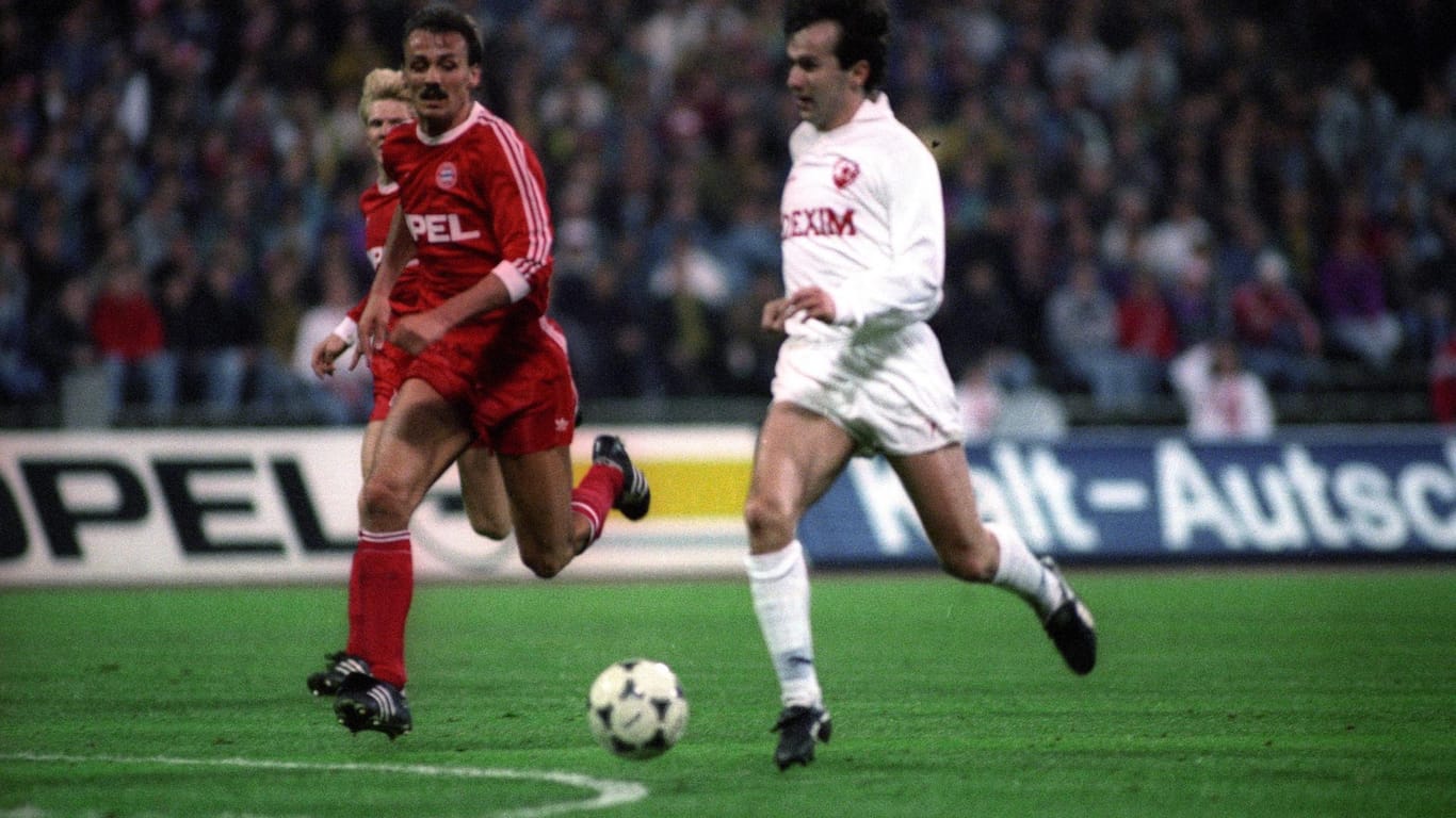 Belgrader Fußballgeschichte: Klublegende Dejan Savicevic (r.) gegen Bayerns Jürgen Kohler im Halbfinale des Europapokals der Landesmeister 1991.