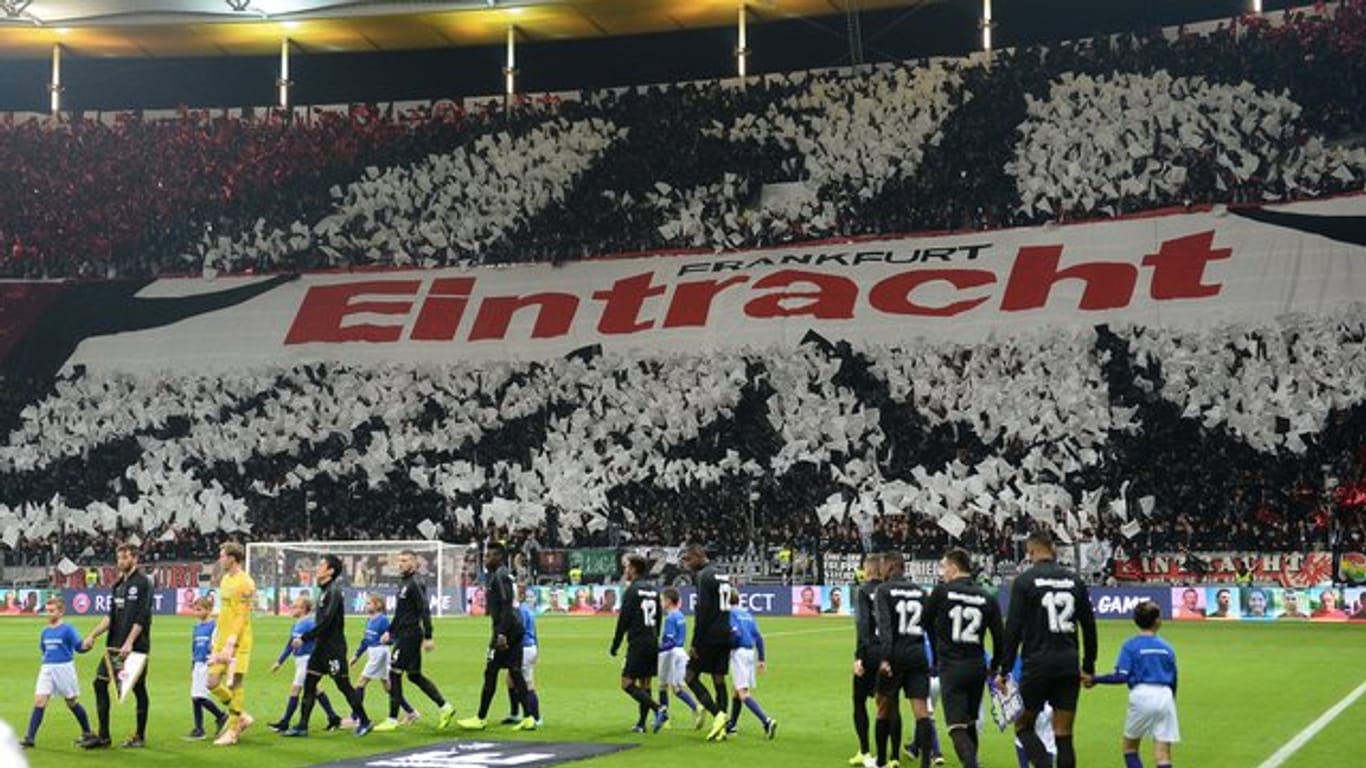 Der FC Arsenal lernt in der Europa League die besondere Atmosphäre in Frankfurt kennen.