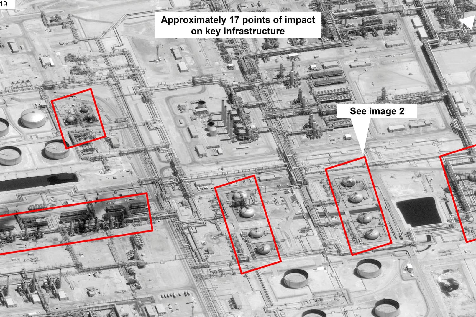 Dieses von der US-Regierung und DigitalGlobe zur Verfügung gestellte Foto zeigt zeigt Schäden an der Infrastruktur von Ölraffinerie des saudischen Ölriesens Saudi Aramco nach dem Drohnenangriff.