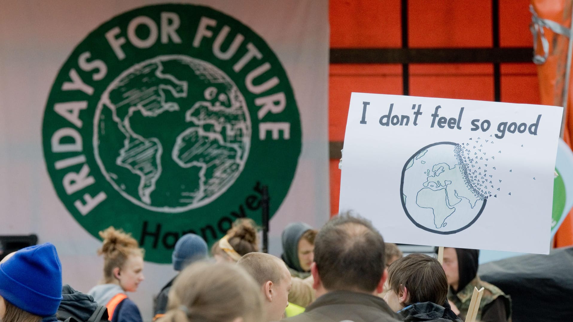 Schüler während einer Fridays-for-Future-Demonstration: Am Freitag sollen auch Arbeitnehmer teilnehmen.