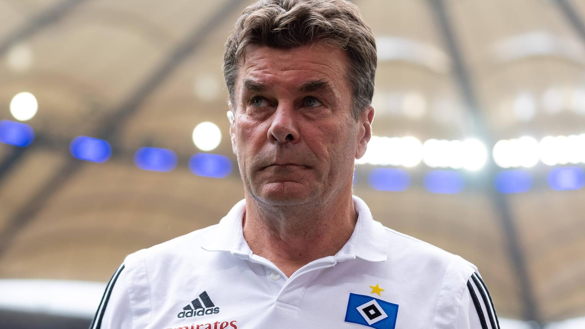 Verlor mit seiner Mannschaft das wichtige Spiel gegen den FC St. Pauli: HSV-Trainer Dieter Hecking.