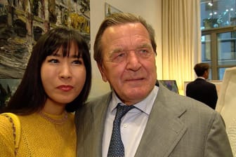 Soyeon Schröder-Kim und Gerhard Schröder: Die beiden gaben ein Interview, das der Altkanzler abrupt abbrach.
