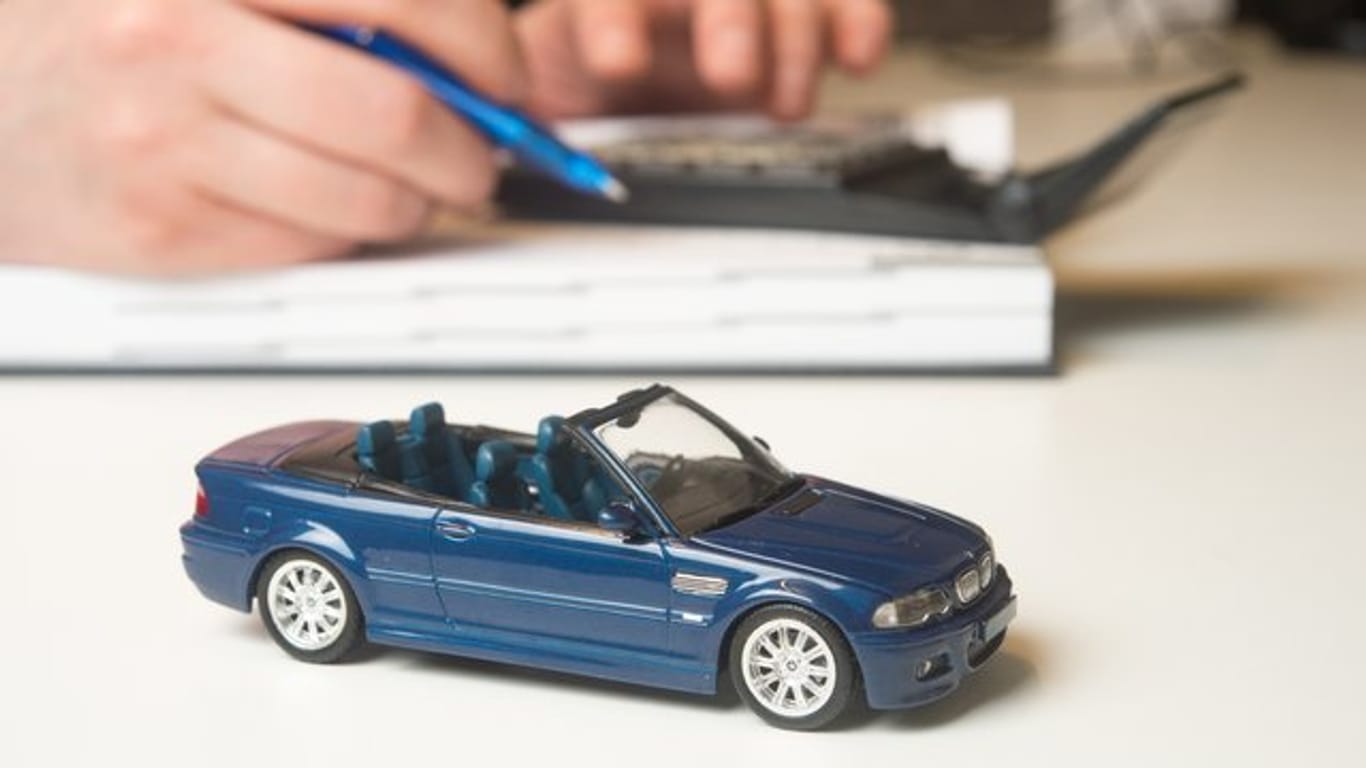 Autoversicherung: Bei der Berechnung des Versicherungsbeitrags für die Kfz-Haftpflicht spielt auch die sogenannte Typklasse eine Rolle.