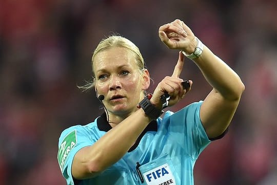 Hat einen gesunden Humor: Schiedsrichterin Bibiana Steinhaus.
