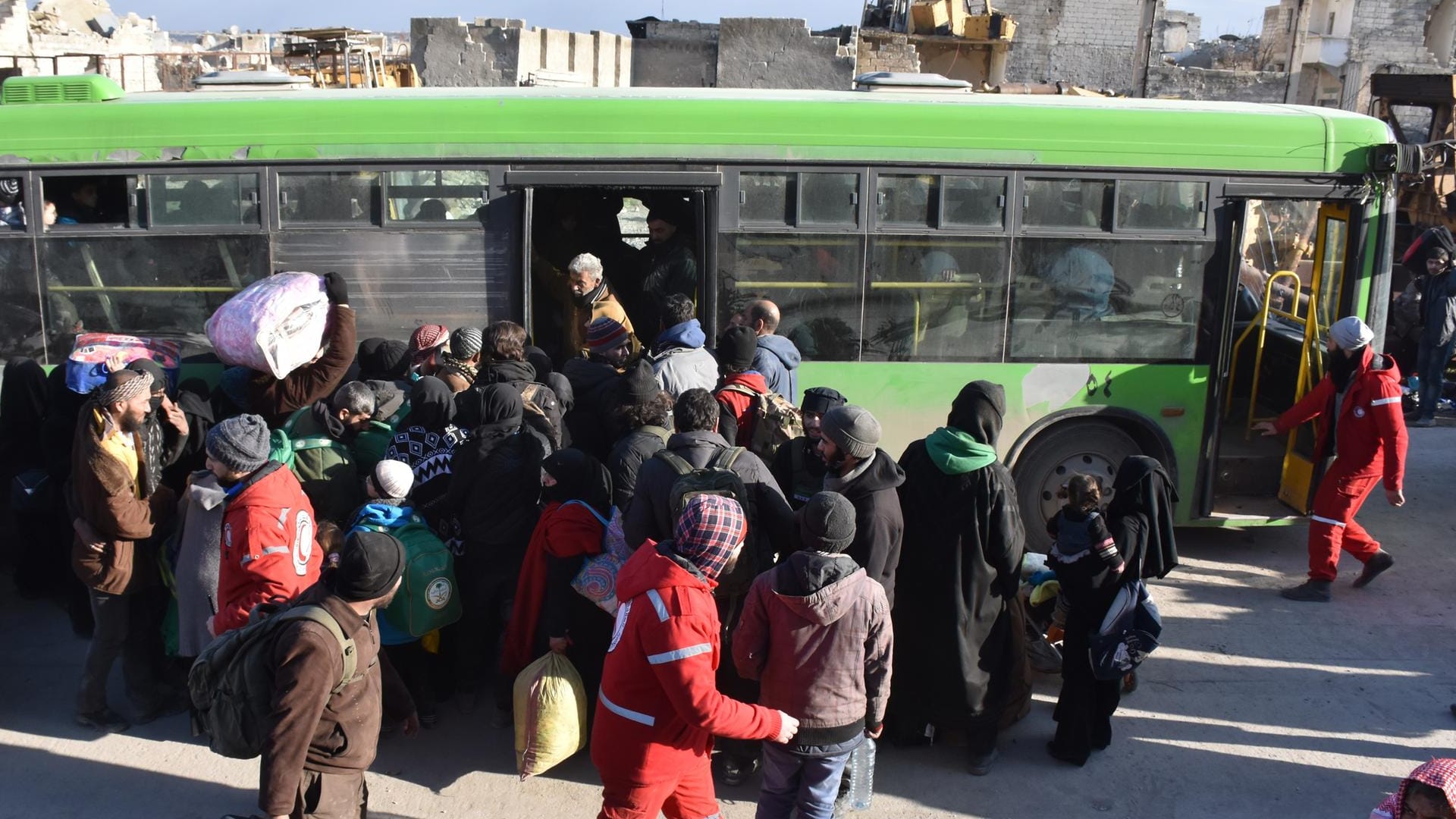 Evacuation of civilians in Aleppo