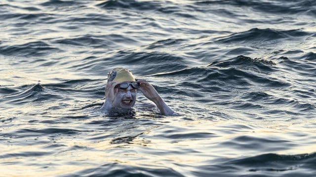 Dieses undatierte Foto zeigt die amerikanische Schwimmerin Sarah Thomas im Ärmelkanal. Dieses undatierte Foto zeigt die amerikanische Schwimmerin Sarah Thomas im Ärmelkanal.