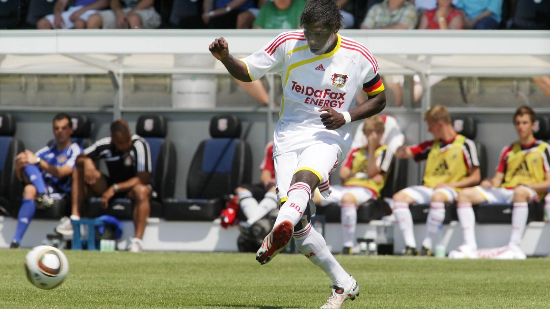 Um dieses Trikot soll in der Klage unter anderem gehen: Danny da Costa während des Endspiels um die Deutsche U17-Meisterschaft 2010.