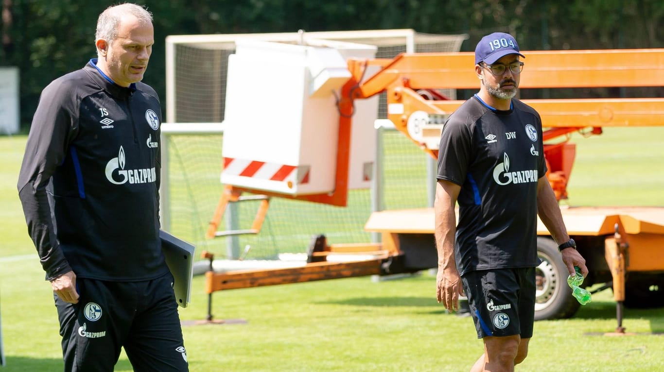 Schalkes Sportvorstand Jochen Schneider (li.) und Trainer David Wagner: Gosens stand kurz vor einem Wechsel zu den Königsblauen.
