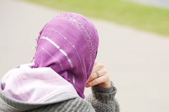 Laut einer aktuellen Umfrage wurden in den vergangenen zwei Jahren 813 Fälle von Kinderehen gemeldet.