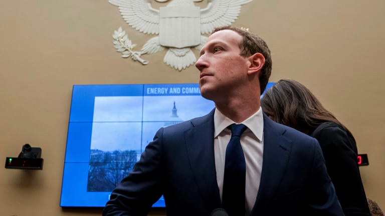 Mark Zuckerberg sagt am 11. April 2018 vor einer Kammer des US-Kongresses aus: Facebook will ein unabhängiges Gremium für Nutzerbeschwerden zu gelöschten Inhalten schaffen.