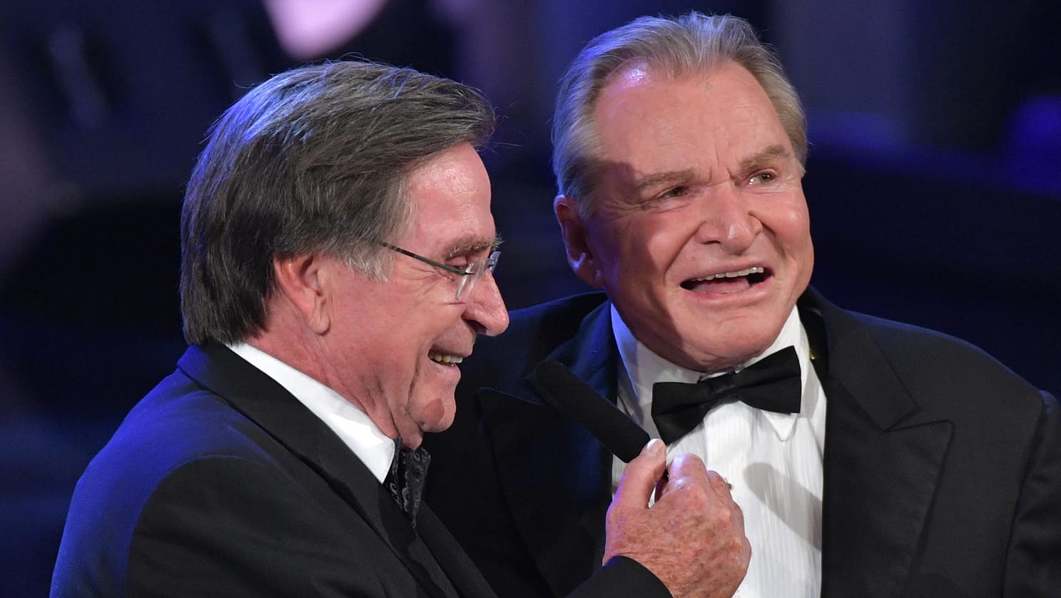 Fritz Wepper (rechts) in München: Gemeinsam mit Bruder Elmar hat Wepper im Mai 2019 beim "Bayrischen Fernsehpreis" gewonnen.