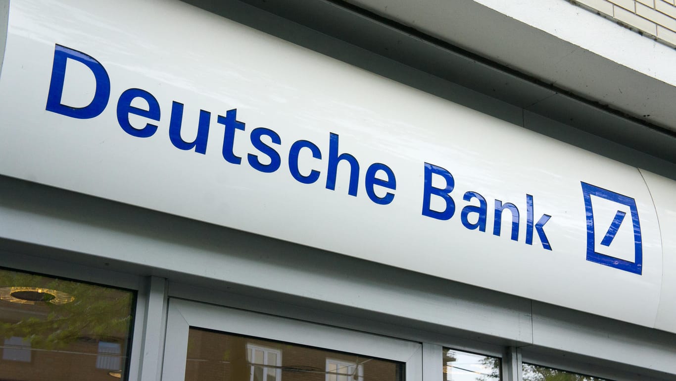 Logo der Deutschen Bank: Die Aufsichtsbehörde wirft dem Institut vor, ohne ihre Erlaubnis eigene Anleihen zurückgekauft zu haben