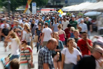 Menschen in der Königstraße in Stuttgart: Deutschland bleibt eines der beliebtesten Einwanderungsländer.