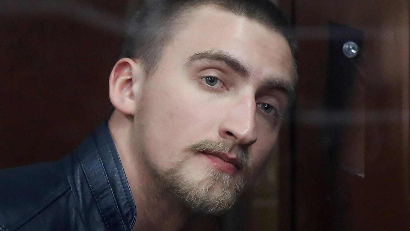 Pawel Ustinow bei einer Anhörung in Moskau: Der Schauspieler wurde wegen Gewalt gegen einen Polizeibeamten zu dreieinhalb Jahren Straflager verurteilt.