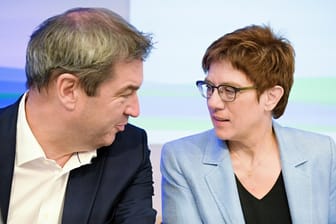 CSU-Vorsitzender Markus Söder und CDU-Chefin Annegret Kramp-Karrenbauer: Beide nehmen an der Koalitions-Sitzung in Berlin teil.