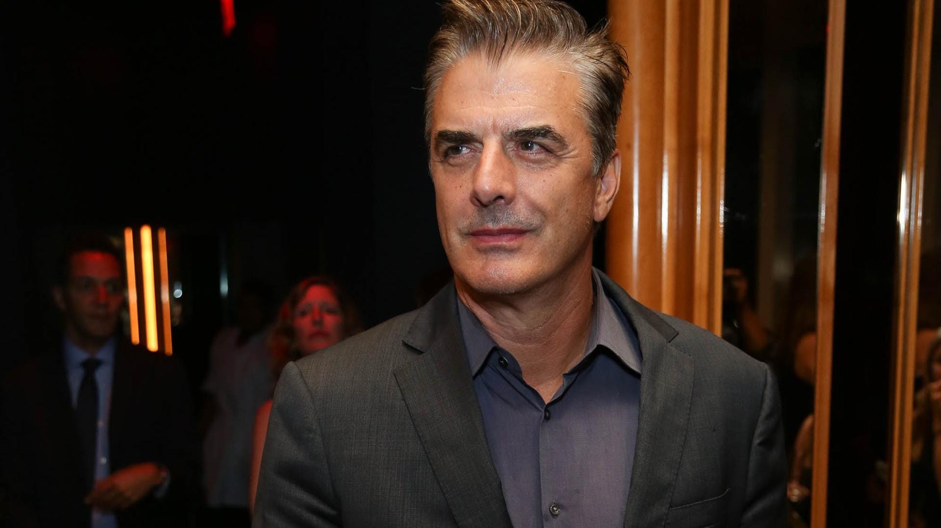 Chris Noth: Der Schauspieler wird mit 64 Jahren nochmal Vater. Chris Noth: Der Schauspieler wird mit 64 Jahren nochmal Vater.