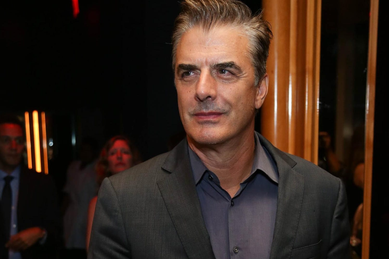 Chris Noth: Der Schauspieler wird mit 64 Jahren nochmal Vater.