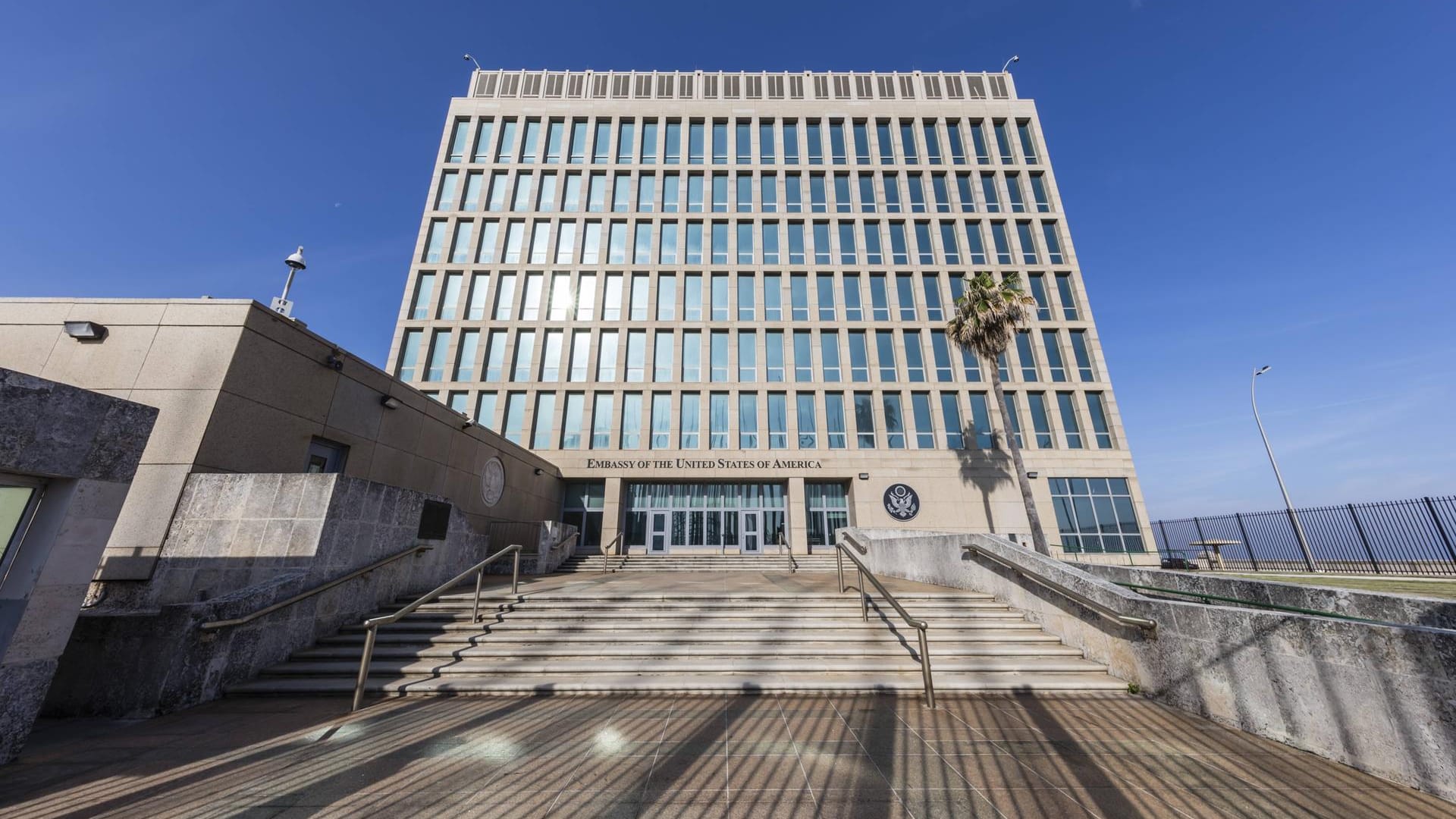 Die US-amerikanische Botschaft in Havanna: Gleich mehrere Diplomaten erkrankten auf Kuba. Die US-amerikanische Botschaft in Havanna: Gleich mehrere Diplomaten erkrankten auf Kuba.