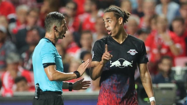 RB Leipzig muss eventuell auf Yussuf Poulsen (r) verzichten.