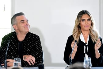 Robbie Williams bringt seine Frau Ayda Field noch immer zum Lachen.