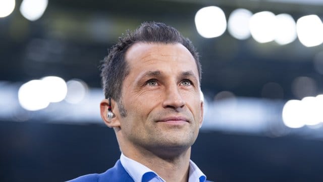 Erklärt die Debatte um die Nationaltorhüter für beendet - zumindest bei Bayern München: Hasan Salihamidzic. Erklärt die Debatte um die Nationaltorhüter für beendet - zumindest bei Bayern München: Hasan Salihamidzic.
