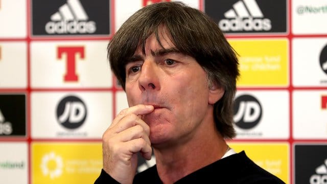 Joachim Löw will sich von der Torwart-Debatte nicht beeinflussen lassen.