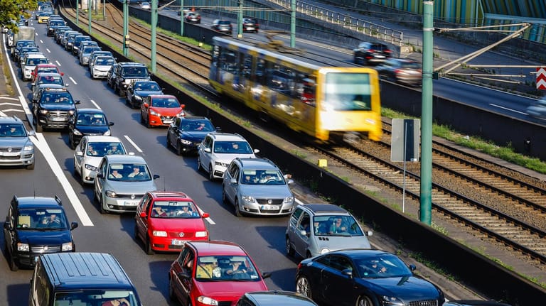 Autobahn in Essen: Der Verkehr ist eine immense Quelle für CO2.