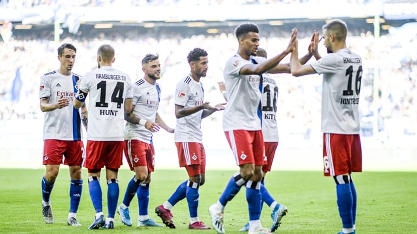 Hamburgs Spieler feiern den Treffer zum zwischenzeitlichen 2:0.