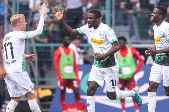 Der eingewechselte Marcus Thuram (M) erzielte beide Gladbacher Treffer.
