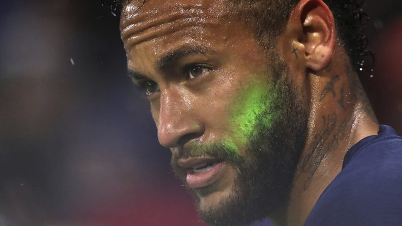 Der zuletzt viel kritisierte Neymar sorgte für den wichtigen Pariser Auswärtssieg in Lyon.