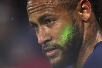 Der zuletzt viel kritisierte Neymar sorgte für den wichtigen Pariser Auswärtssieg in Lyon.