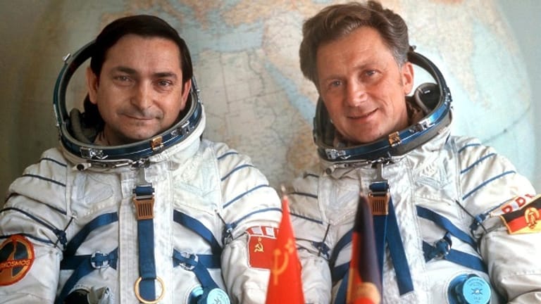 Mit Waleri Bykowski (l.) flog Sigmund Jähn 1978 zur russischen Raumstation Salut 6.