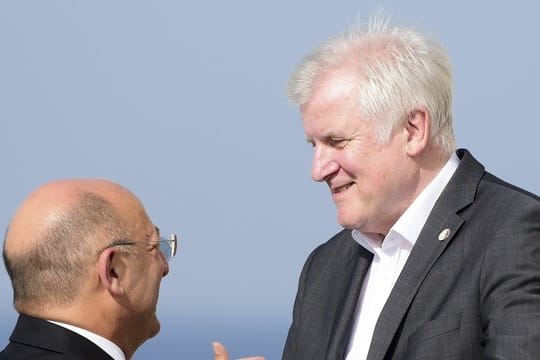 Horst Seehofer (r.