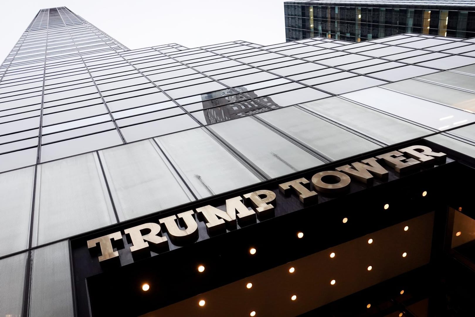 Der Trump Tower in New York: Unbekannte Einbrecher stahlen teuren Schmuck aus Wohnungen.
