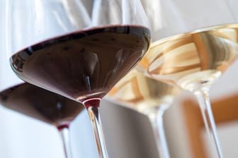 Bei einer Weinprobe werden idealerweise nicht mehr als sechs bis acht unterschiedliche Weine serviert.