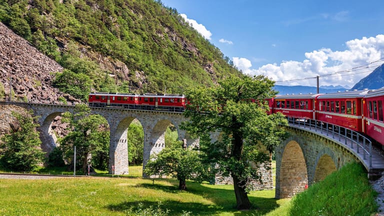 Die Schweizer Bahn als Vorbild für die deutsche? Die Bundesrepublik hat beim Schienenverkehr Nachholbedarf.