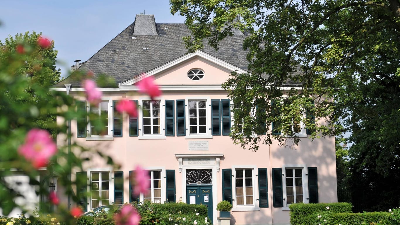 Das Arndthaus: Das Ernst-Moritz-Arndt-Haus liegt im gleichnamigen Park in Bonn.