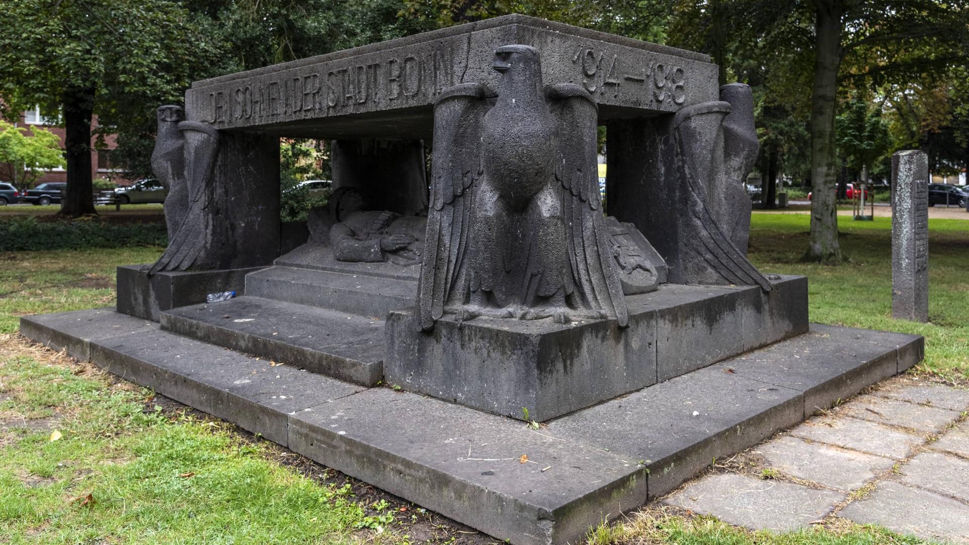 Kriegerdenkmal in Bonn: Es befindet sich im sogenannten Baumschulwäldchen und erinnert an die Gefallenen im Ersten Weltkrieg.