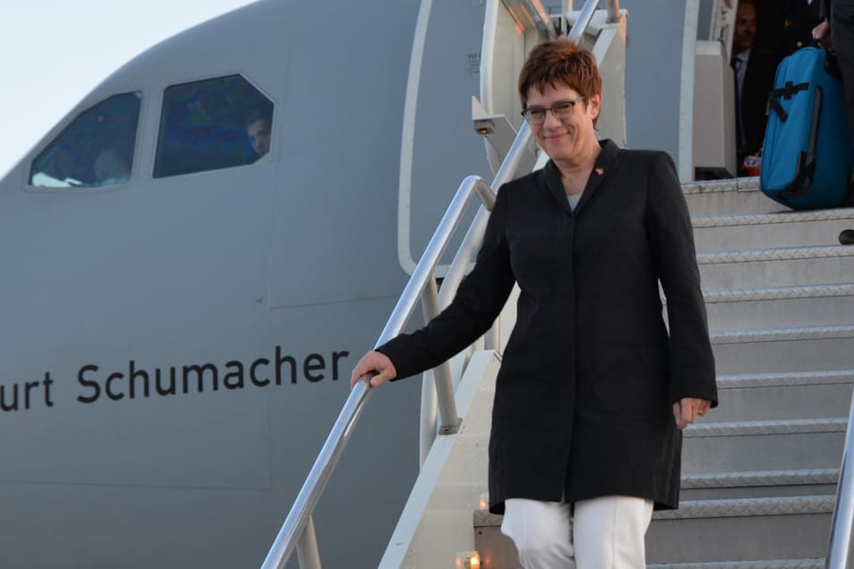 Annegret Kramp-Karrenbauer in Washington: An den separaten US-Flügen der Regierungsmitglieder gab es Kritik.