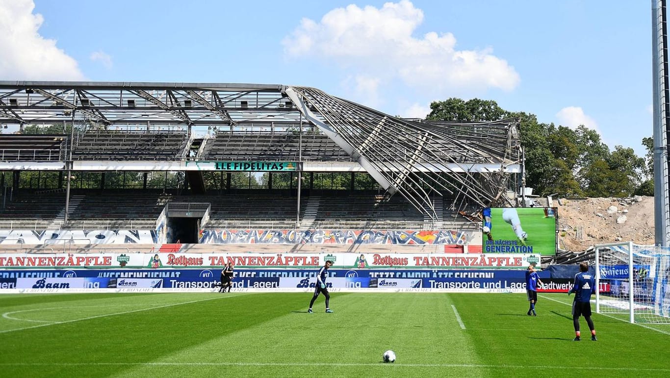 Wildparkstadion Karlsruhe: Um den Neubau gibt es Streit zwischen dem KSC und der Stadt.