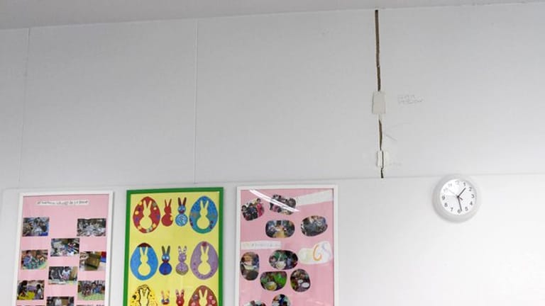Ein Riss in der Wand eines Klassenraumes in der Tuttmannschule: Die Schule musste geschlossen werden.