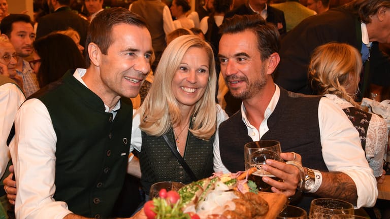 Kai Pflaume mit Ehefrau Ilke und Florian Silbereisen: Der Moderator hat auf dem Oktoberfest gefeiert.