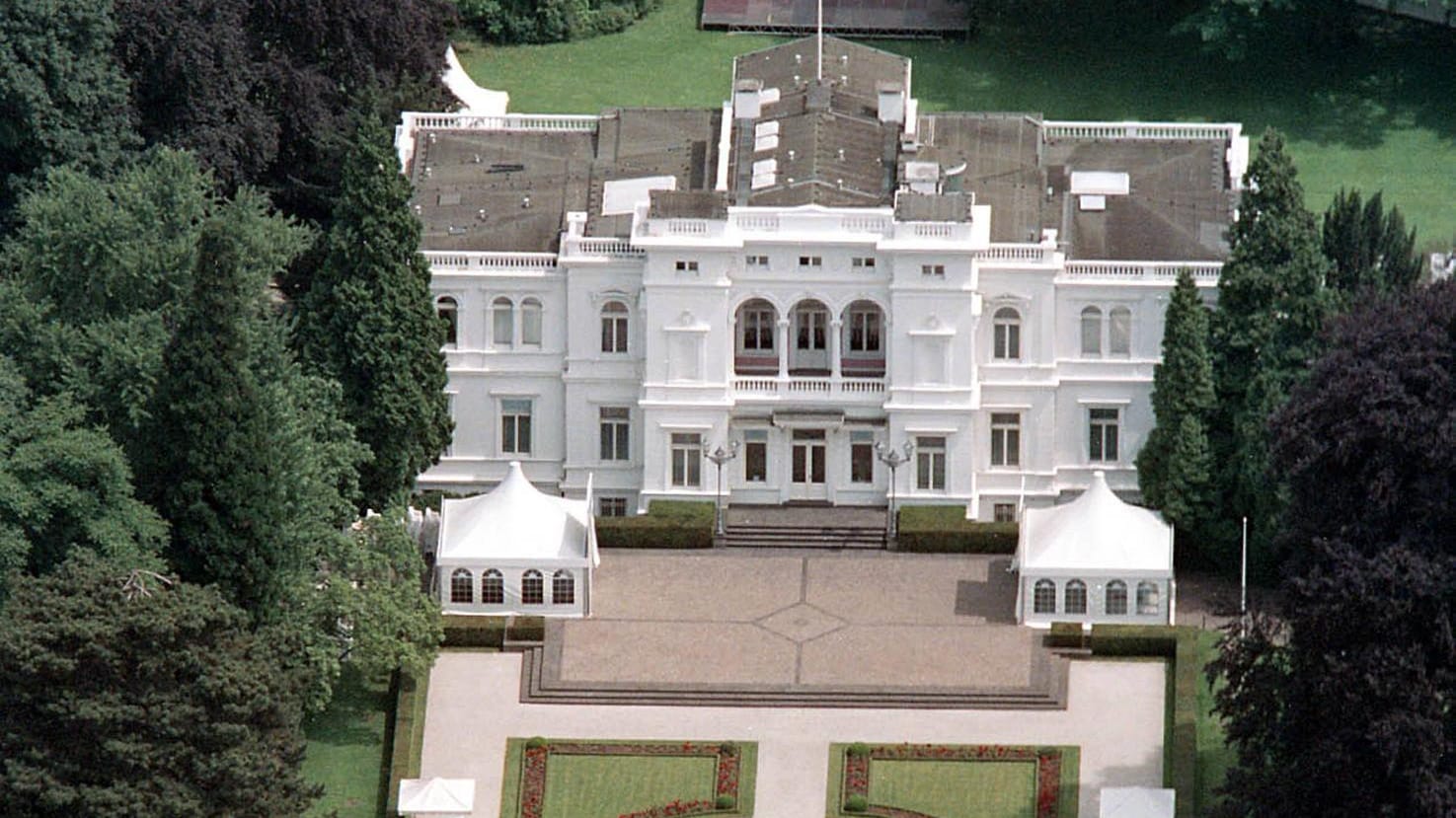 Das Palais Schaumburg von oben: Die Villa war damals der erste Dienstsitz des Bundeskanzleramtes und steht heute unter Denkmalschutz.