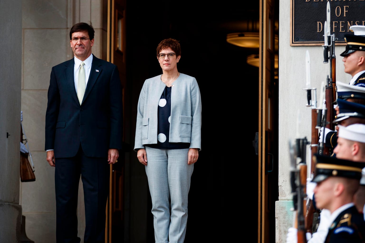 Annegret Kramp-Karrenbauer und ihr US-Kollege Mark Esper: Nach dem Treffen erklärte die Verteidigungsministerin, eine US-Mission im Iran nicht zu unterstützen.