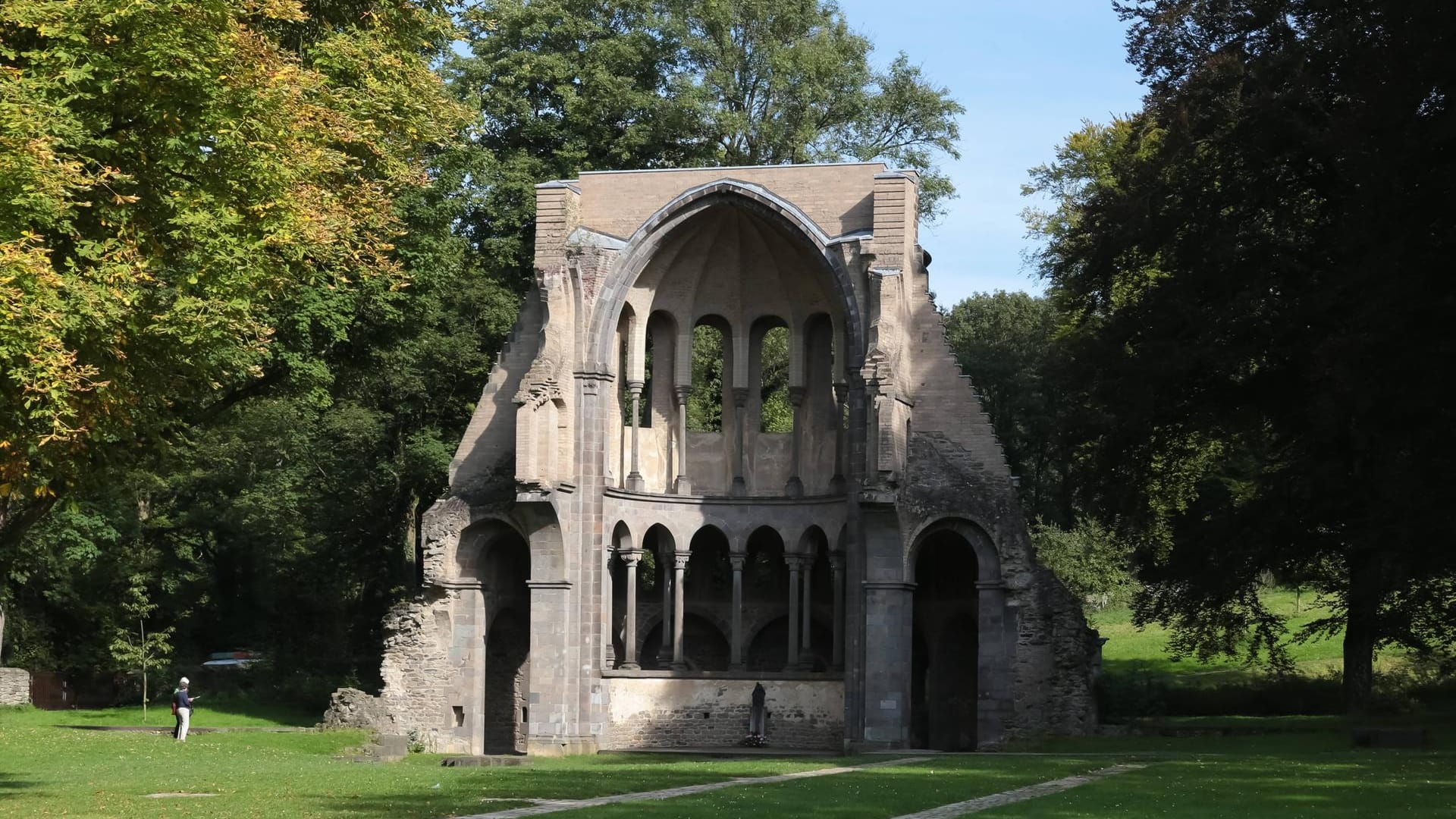 Die Klosterruine Heisterbach: Nach über 600 Jahren wurde die ehemalige Abteikirche abgerissen.