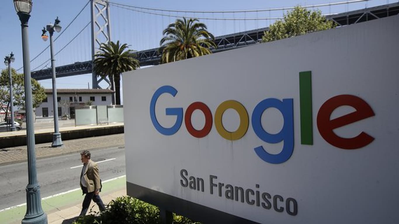 Firmenschild von Google in San Francisco: Jetzt hat auch Google ein Abo-Angebot.