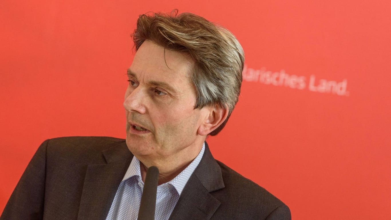 Der neue SPD-Fraktionschef Rolf Mützenich: Er bekam 129 Ja-Stimmen und zwei Nein-Stimmen.