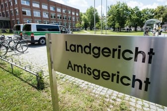 Das Land- und Amtsgericht in Landshut (Symbolbild): Ein Gericht in Landshut hatte Haftbefehl gegen den Mann erlassen, wie die philippinische Einwanderungsbehörde mitteilte.