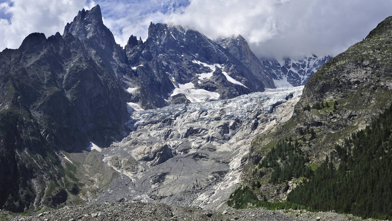 Gletscher auf dem Mont Blanc: Der Berg hat in den letzten Dekaden viel seines ursprünglichen Eises verloren.