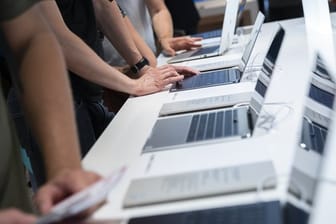 Mobile Rechner müssen nicht teuer sein: Notebooks für 500 bis 1000 Euro schneiden bei Stiftung Warentest oft "gut" ab.